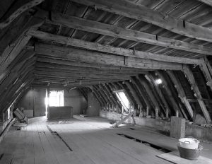 De middeleeuwse kapconstructie voor restauratie in 1982 (Het Utrechts Archief)