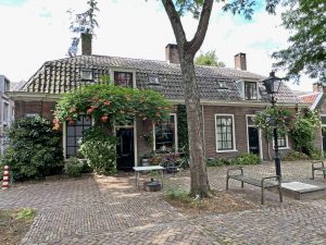 De Metelerkamp-fundatie, gedeelte aan het Achterom (Arjan den Boer)
